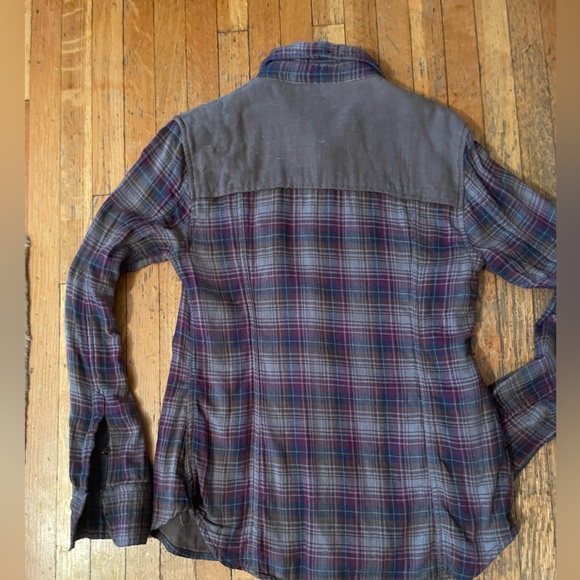 Aritzia Wilfred free top. Soft flannel fabric never worn. Sz. Small - Picture 2 of 4